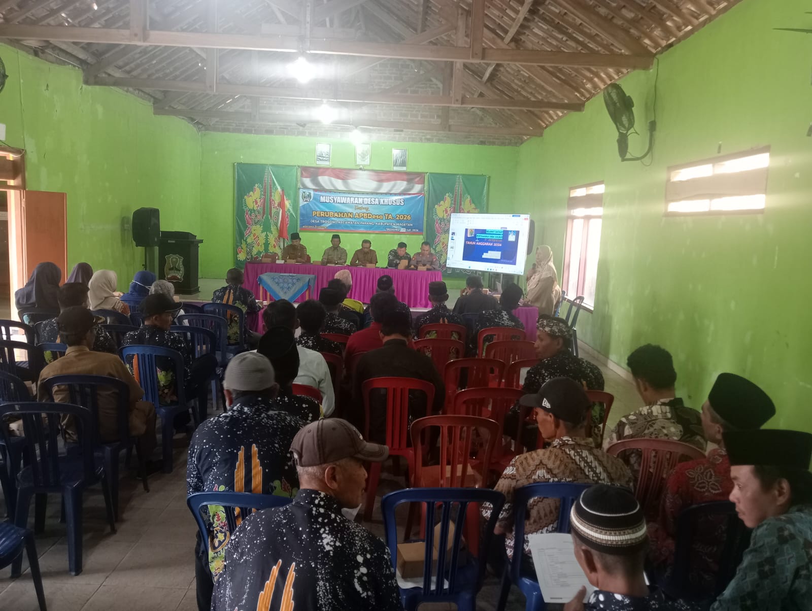 Kapolsek Parang Polres Magetan Polda Jawa Timur Hadiri Musdes Perubahan RKPDes dan APBDes 2026 Desa Trosono, Wujud Sinergi Membangun Desa yang Transparan dan Kondusif