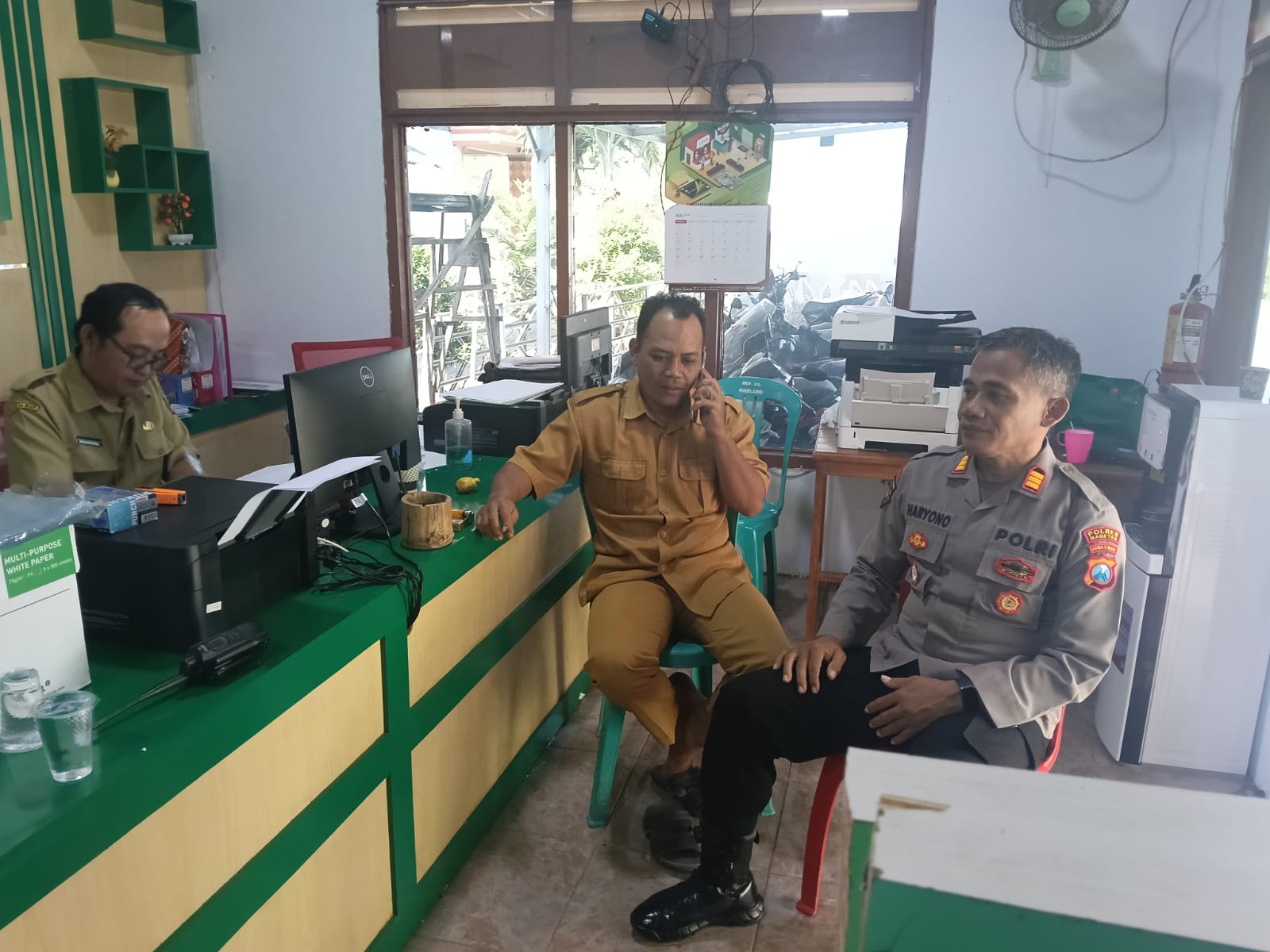 Kapolsek Kartoharjo Perkuat Sinergi Kamtibmas Melalui Silaturahmi dan Dialogis dengan Pemerintah Desa Ngelang