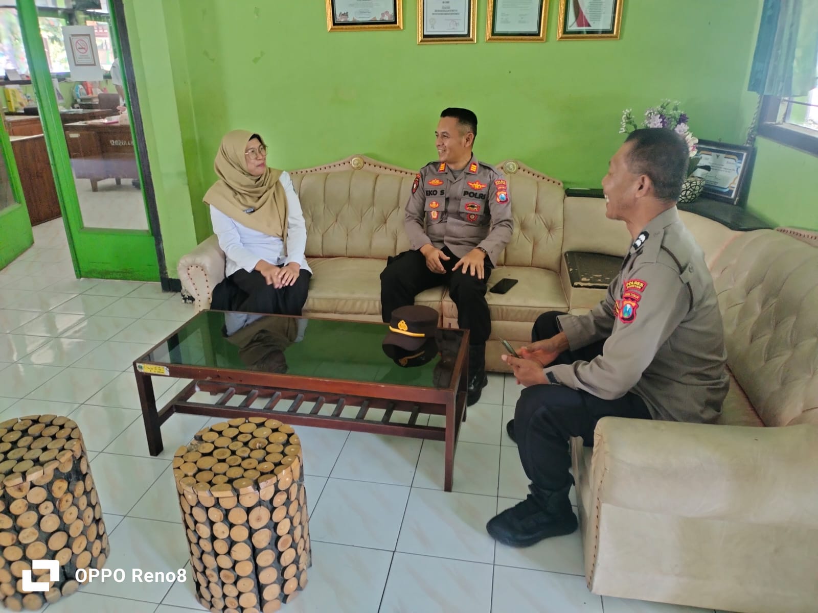 Jalin Sinergitas, Kapolsek Sukomoro Silaturahmi ke Kepala SMP Negeri 1 Sukomoro