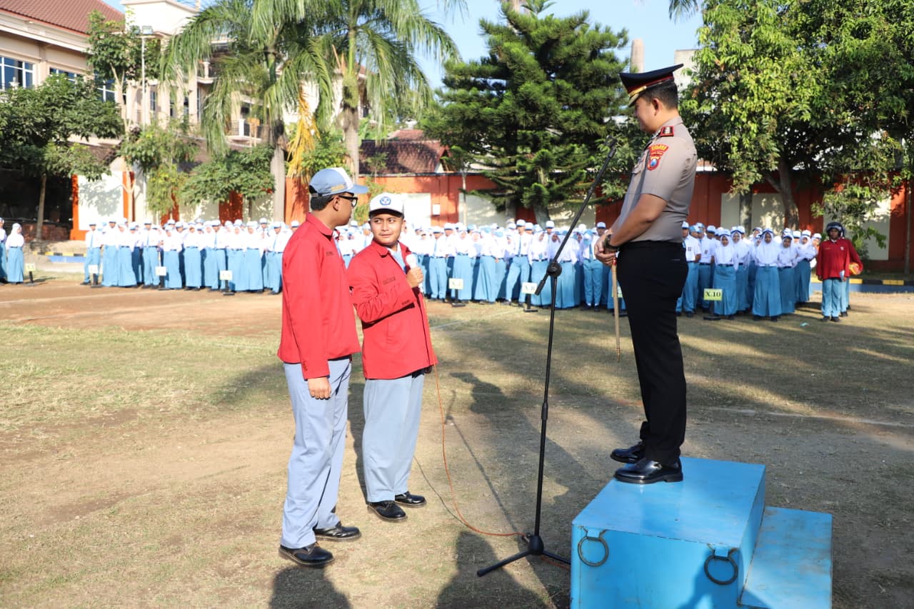 Kapolres Magetan Goes to School, Ingatkan Pelajar Bahaya Berkendara di Bawah Umur dan Bijak Bermedia Sosial