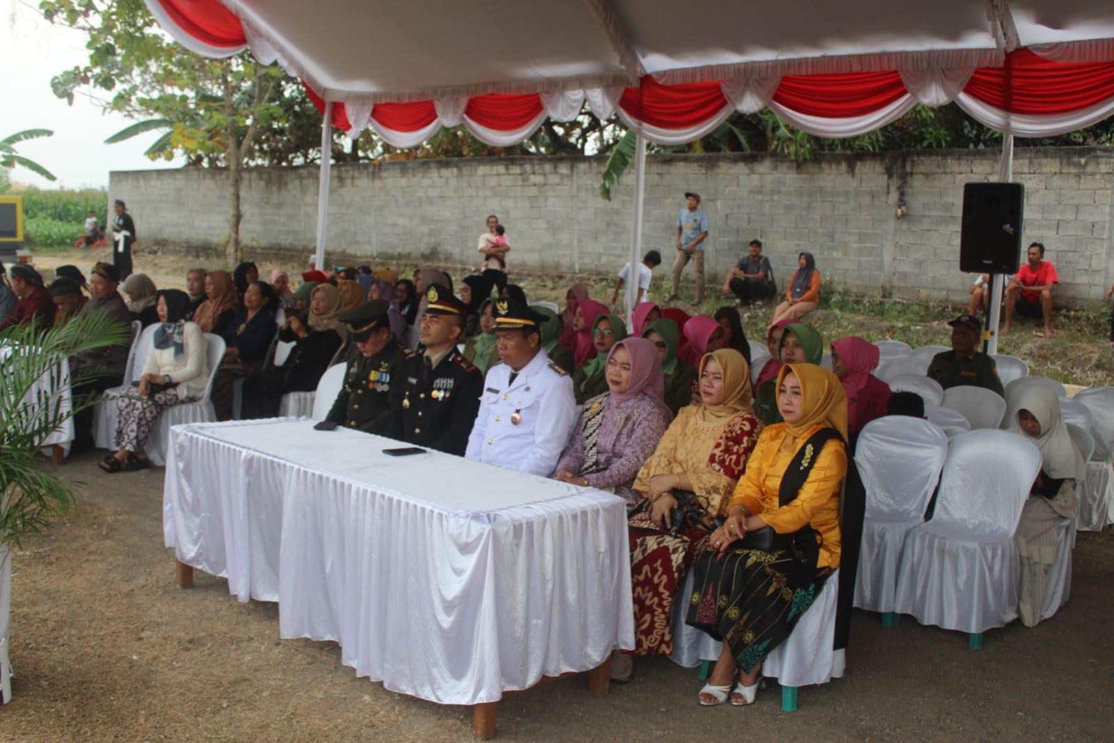 Kapolsek Parang Polres Magetan Polda Jawa Ttimur Hadiri Upacara Peringatan HUT Ke-81 Kemerdekaan RI Tahun 2026 di Kecamatan Parang
