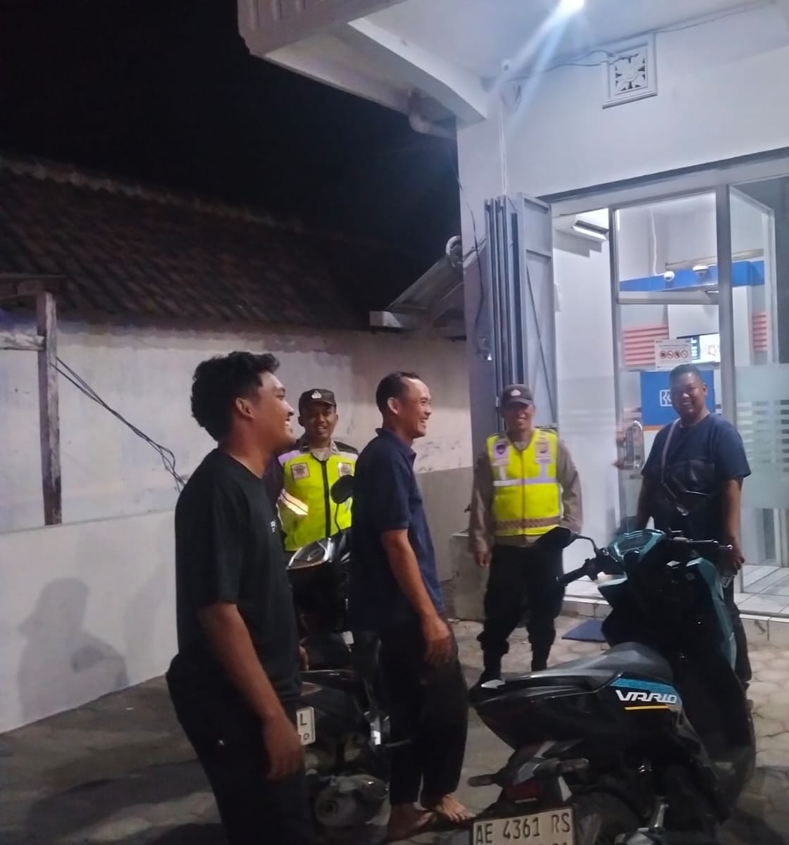 Polsek Kartoharjo Sampaikan Pesan Kamtibmas kepada Masyarakat di ATM BRI