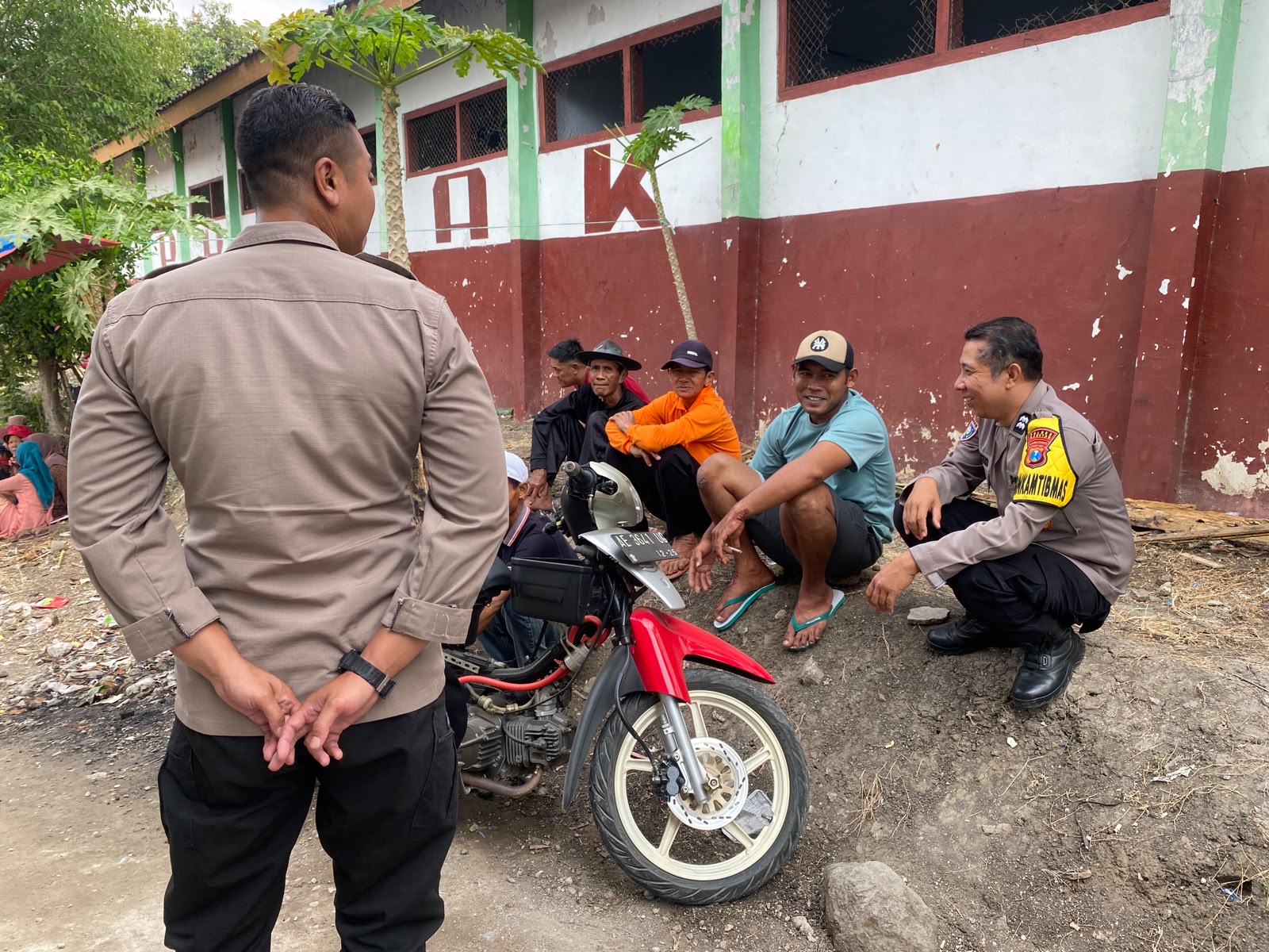 Polsek Parang Polres Magetan Polda Jawa Timur  Intensifkan Patroli 3C, Imbau Warga Waspadai Karhutla di Musim Kemarau