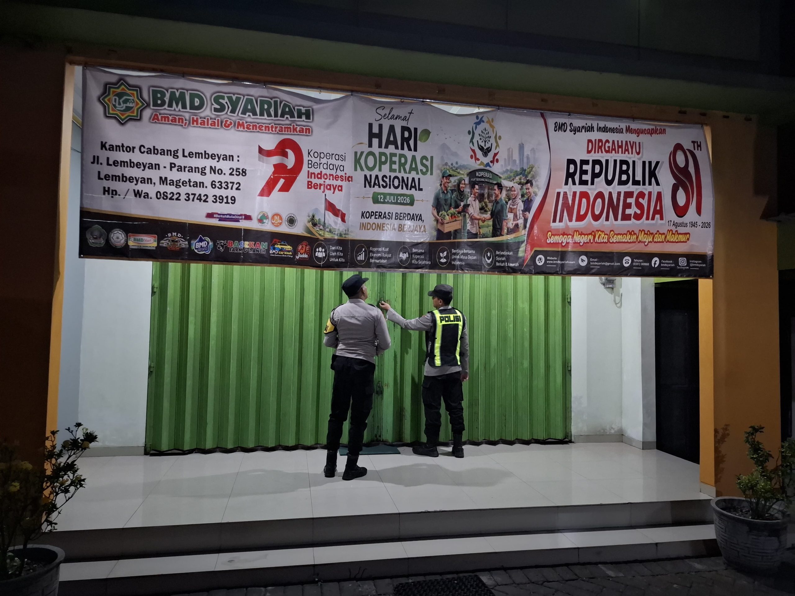 personil Polsek Lembeyan laksanakan patroli di BMD Syariah Kantor Kas Lembeyan cegah tindak kriminalitas