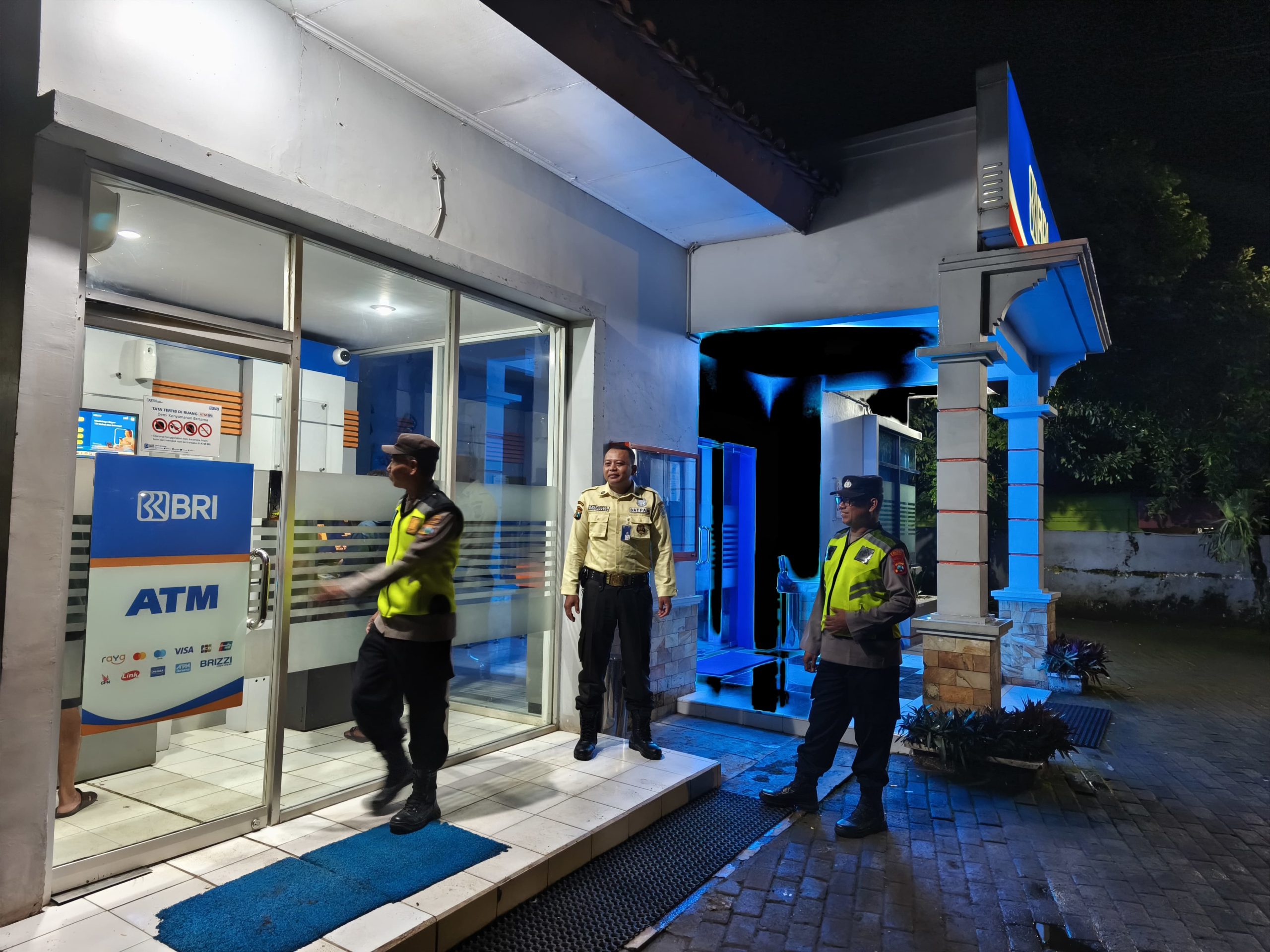 Polsek Panekan Laksanakan Giat Malam Patroli Kamtibmas di Perbankan BRI dan Mesin ATM
