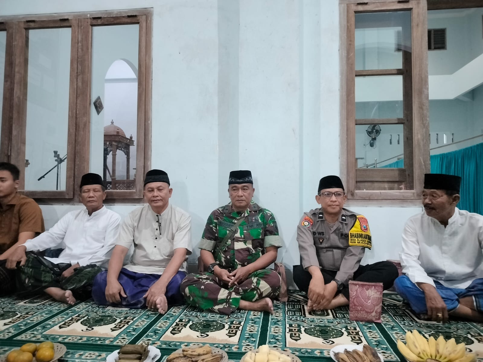 Bhabinkamtibmas Hadiri Pengajian Peringatan Maulid Nabi Muhammad SAW di Desa Klagen Gambiran