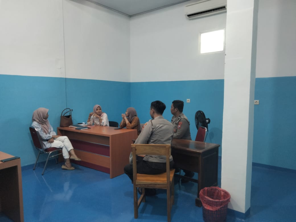 Patroli Siang Hari, Polsek Parang Polres Magetan Polda Jawa Timur Intensifkan Sambang Warga dan Edukasi Cegah Kriminalitas serta Karhutla