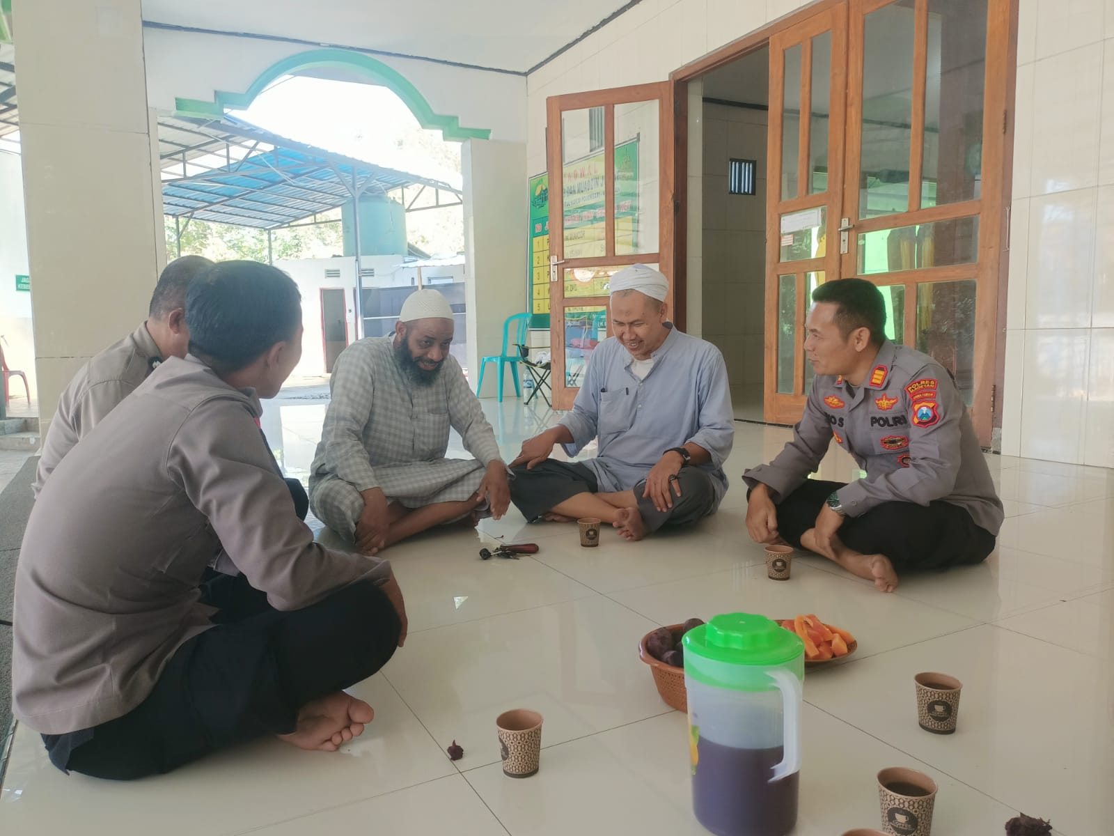 Kapolsek Sukomoro Jalin Silaturahmi dengan Jamaah Tabligh di Masjid Baitul Hakim