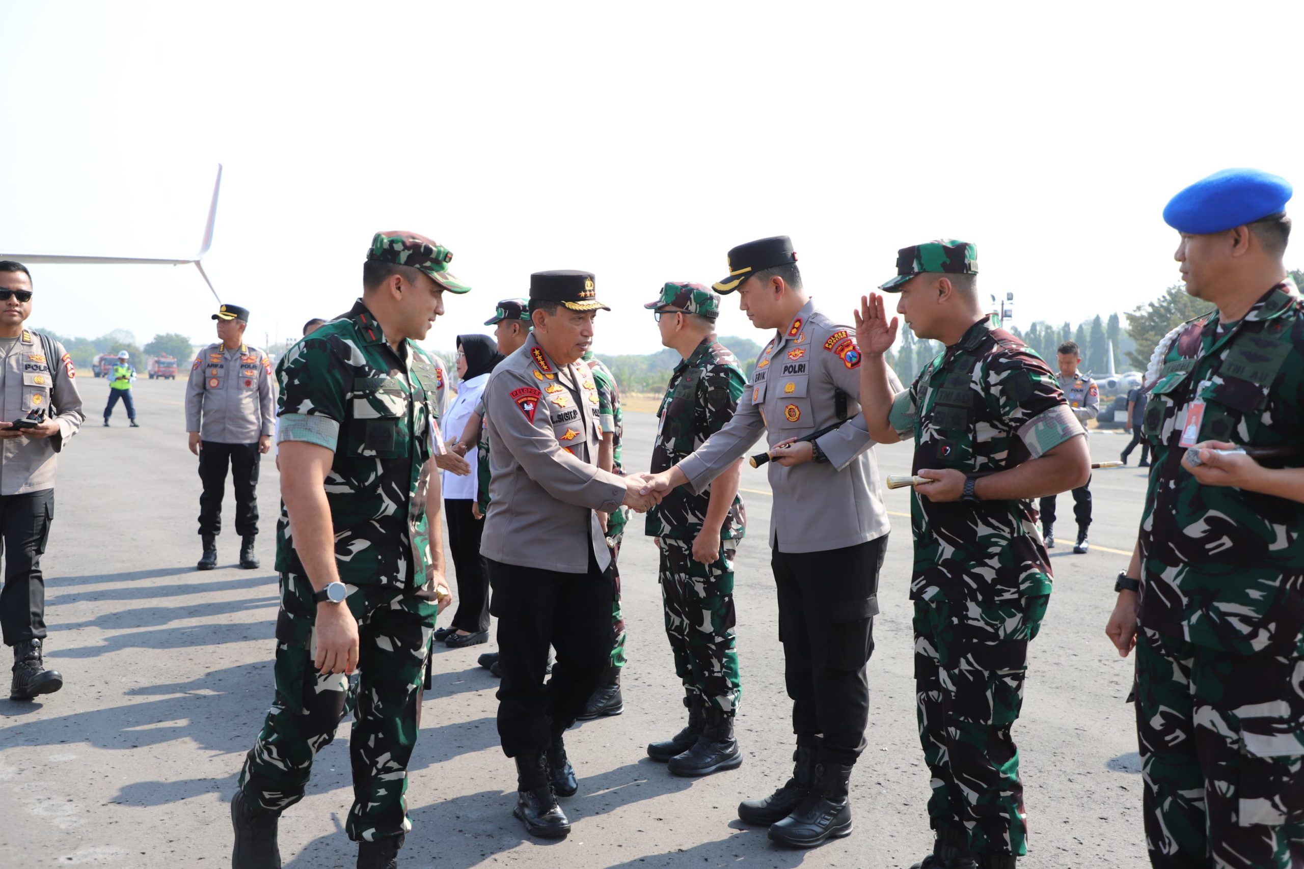 Kapolres Magetan Sambut Transit Kapolri di Lanud Iswahjudi, Siap Dukung Pengamanan Penutupan Muktamar NU ke-35