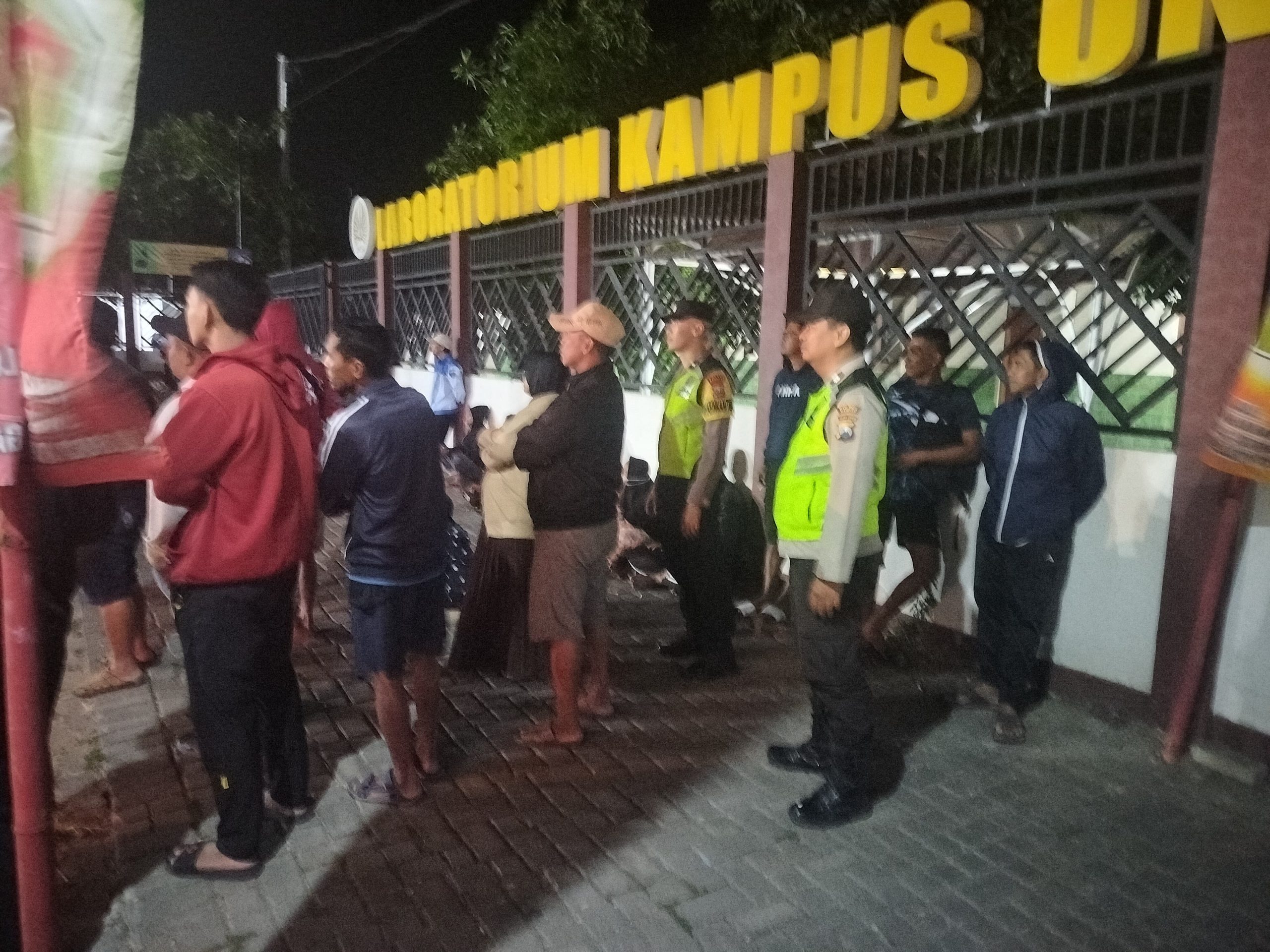 Personel Polsek Maospati Laksanakan Pengamanan Turnamen Bola Voli “Mandala Cup 2026” di Kelurahan Mranggen