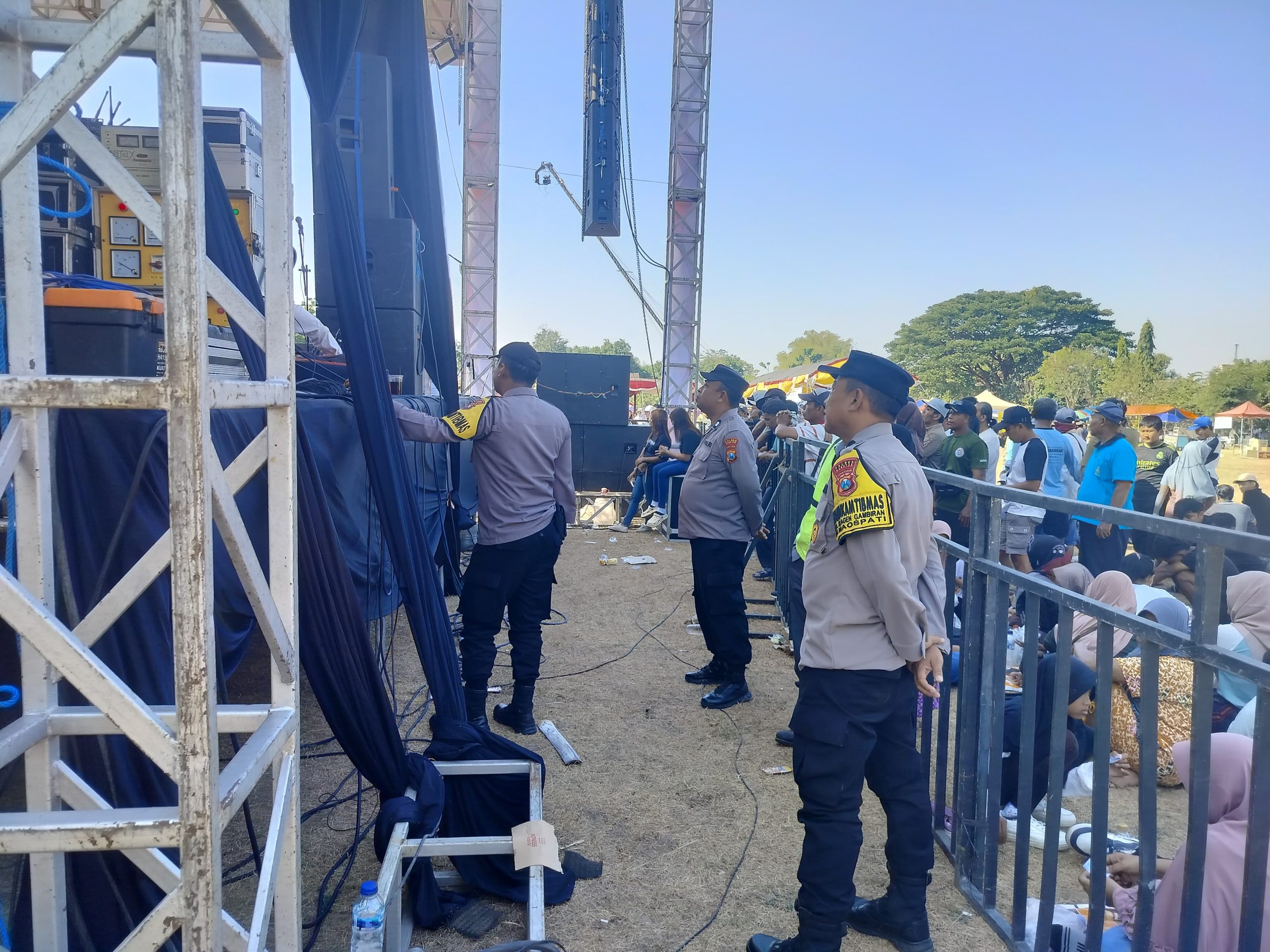 **Kapolsek Maospati Pimpin Pengamanan Hiburan Masyarakat dalam Rangka HUT Kemerdekaan RI Ke-81**