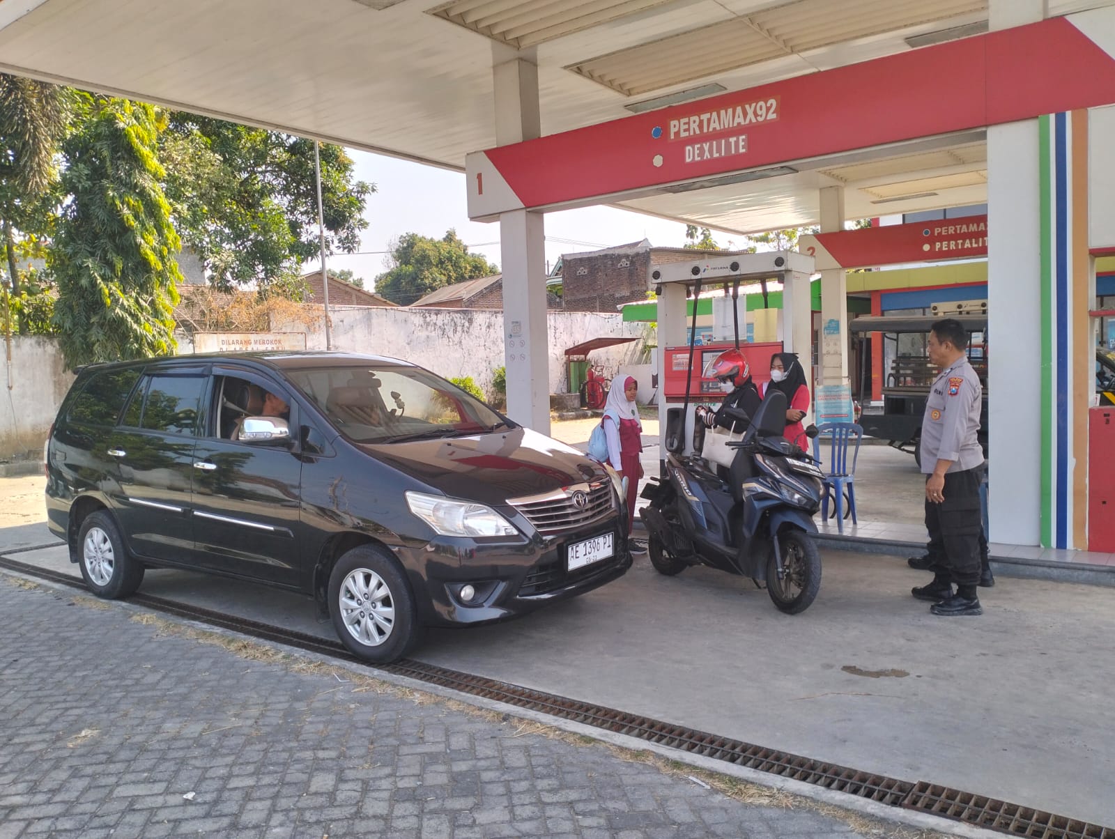 Polsek Parang Polres Magetan Polda Jawa Timur Perkuat Kehadiran Polisi di Tengah Aktivitas Masyarakat, Sampaikan Pesan Kamtibmas dan Bijak Bermedia Sosial